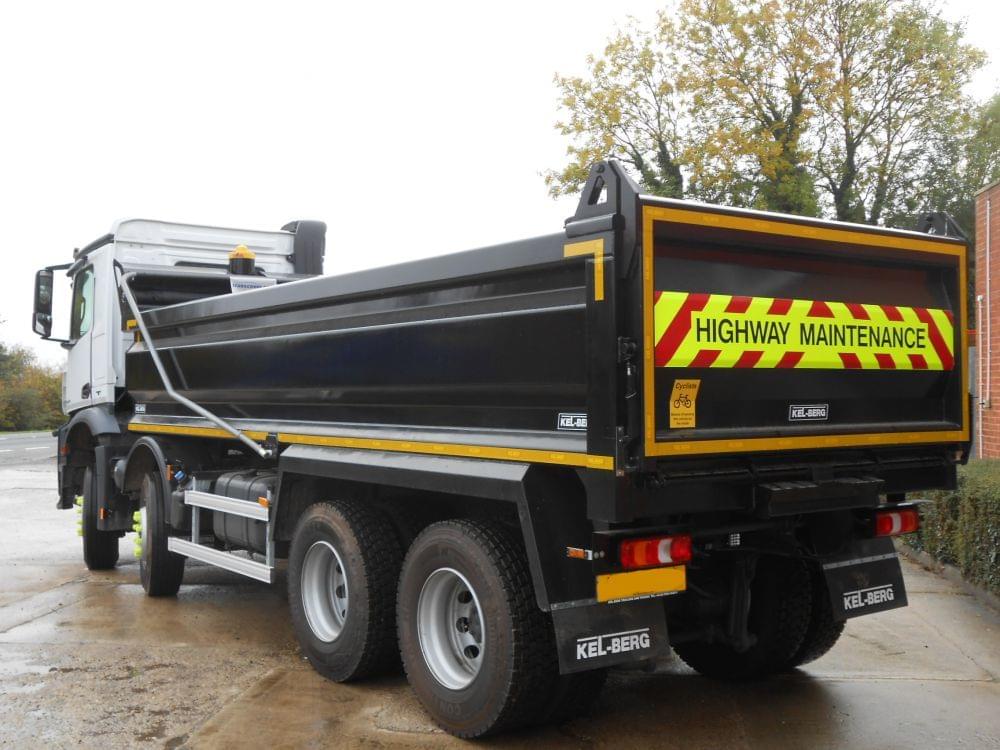 8 wheel tipper lorry hire